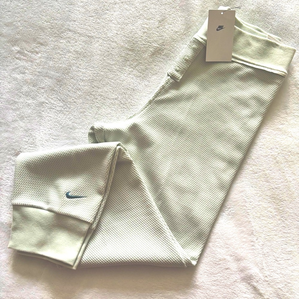 NIKE Slim Fit High Rise Full Length Waffle Knit Jogger--L